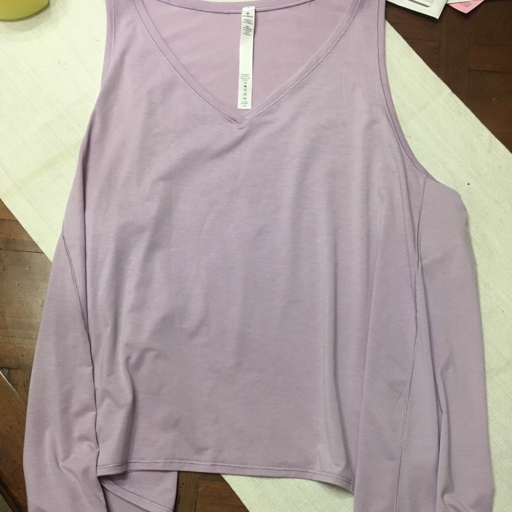 Lululemon shirt - Picture 1 of 3